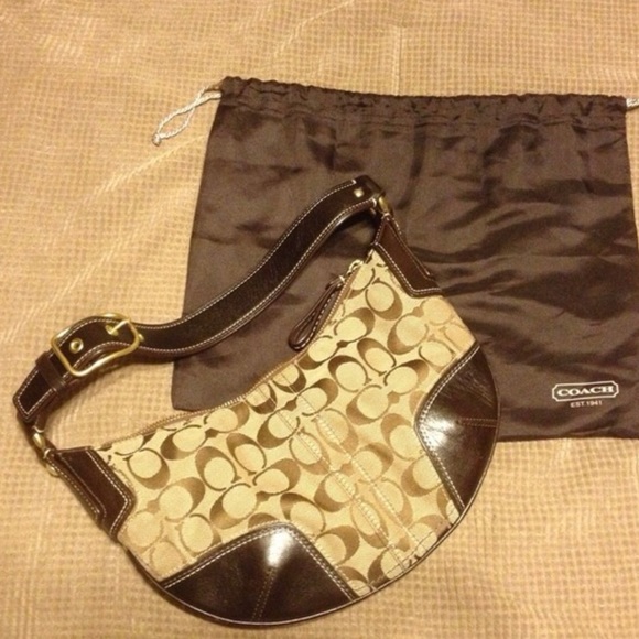 Coach Handbags - Coach Purse 100% Authentic